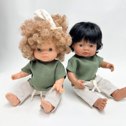 Zestaw lniany, zielona bluzka i spodnie w paski dla lalki Miniland 38cm i Paola Reina